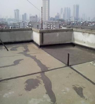 政和漏水维修 楼顶漏水是什么原因，楼顶漏水维修方法是什么?